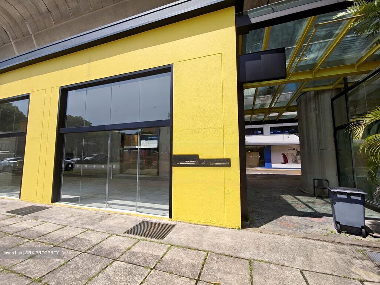 Tradehub 21 (D22), Retail #465581421